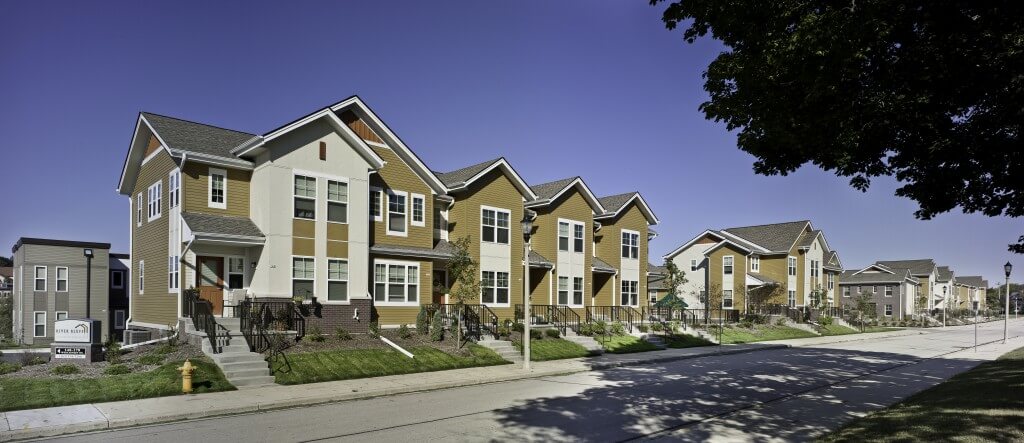 Townhomes In West Bend Wi River Bluff Townhomes Ree